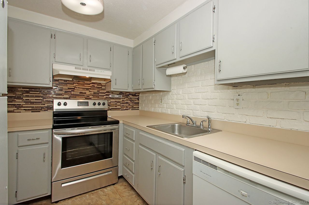 140 Captain Thomas Boulevard #307, West Haven, Connecticut image 17