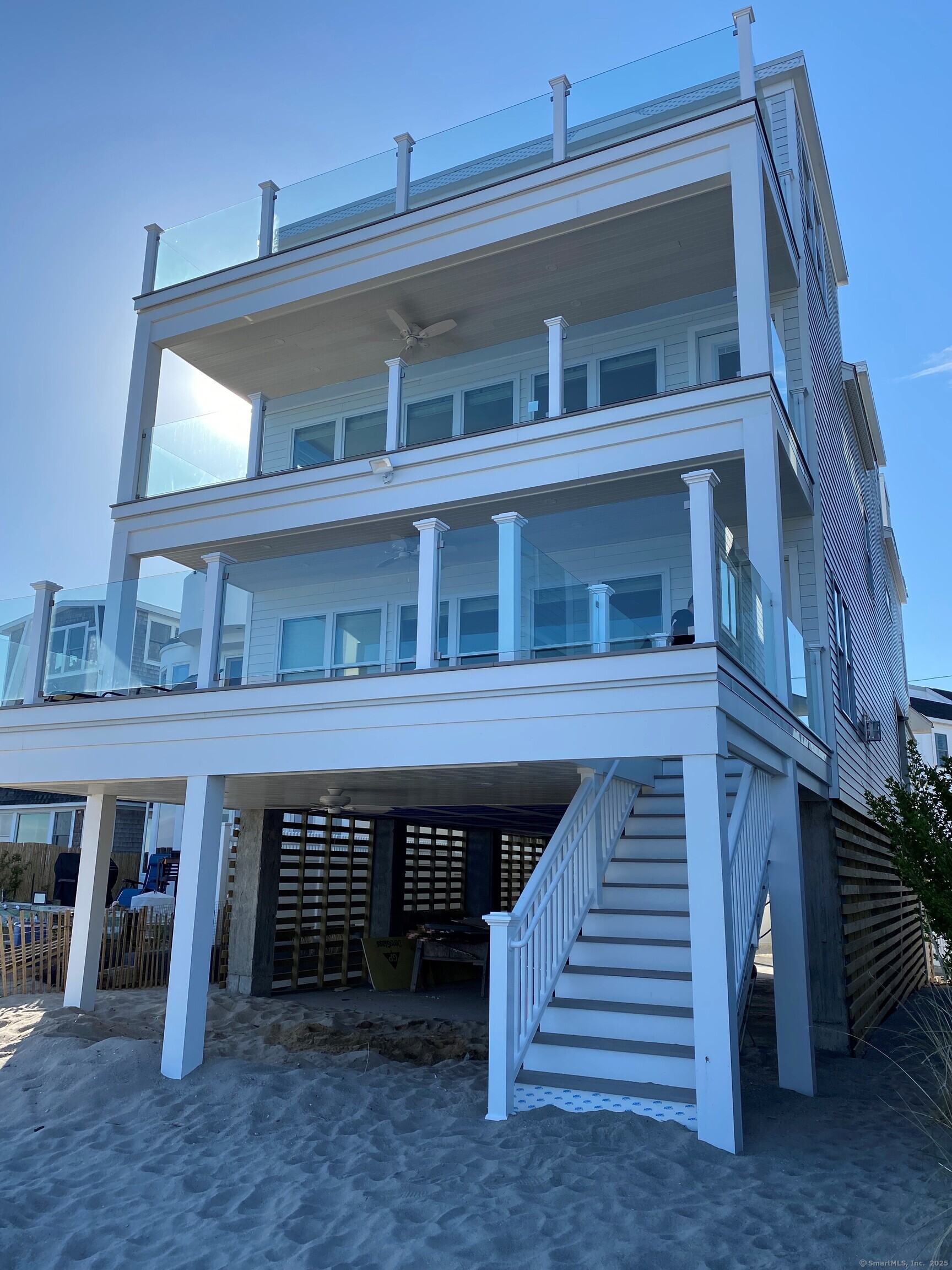 Fairfield Beach Road, Fairfield, Connecticut - 4 Bedrooms  
4 Bathrooms  
10 Rooms - 