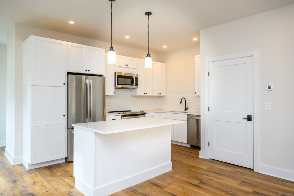 Photo of 138 Boston Post Road #11, East Lyme, CT 06333 (MLS # 24130468)