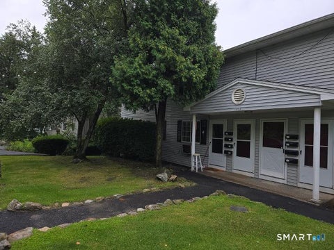 Condo For Rent - 215 Waterville Street #3<br/> New Haven County, Waterbury, CT 06710