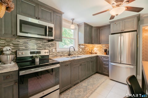 Tiny photo for 100 Jacobs Terrace, Middletown, CT 06457 (MLS # 24200402)