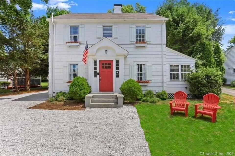 Hillandale Road, Westport, Connecticut - 3 Bedrooms  
2 Bathrooms  
7 Rooms - 