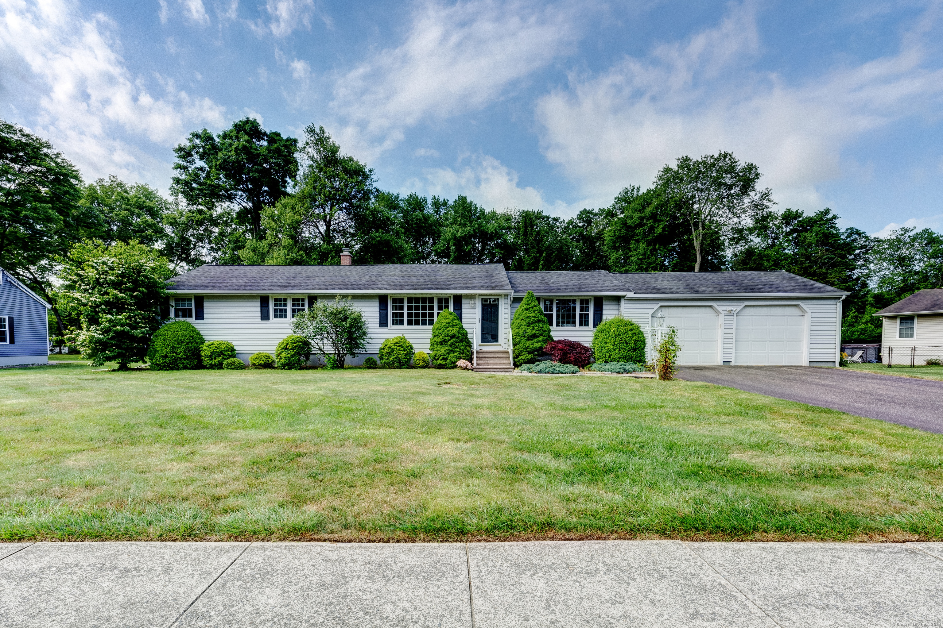 Photo 1 of 43 Old Kiln Road, North Haven, Connecticut, $475,000, Web #: 24026556