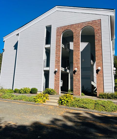 Photo of 81 Coalpit Hill Road #APT B, Danbury, CT 06810 (MLS # 24132594)