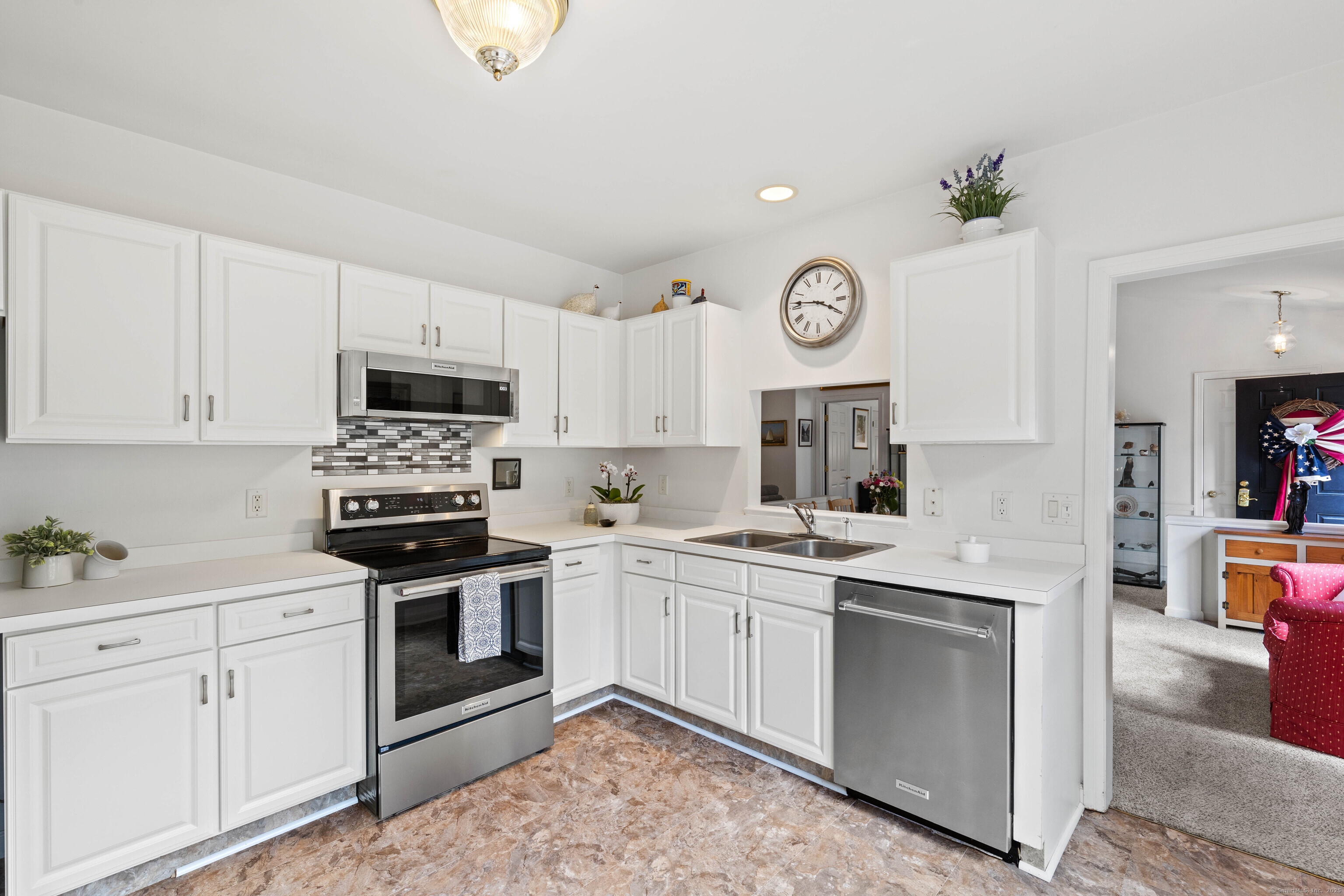 8 Cypress Way, Waterford, Connecticut image 9