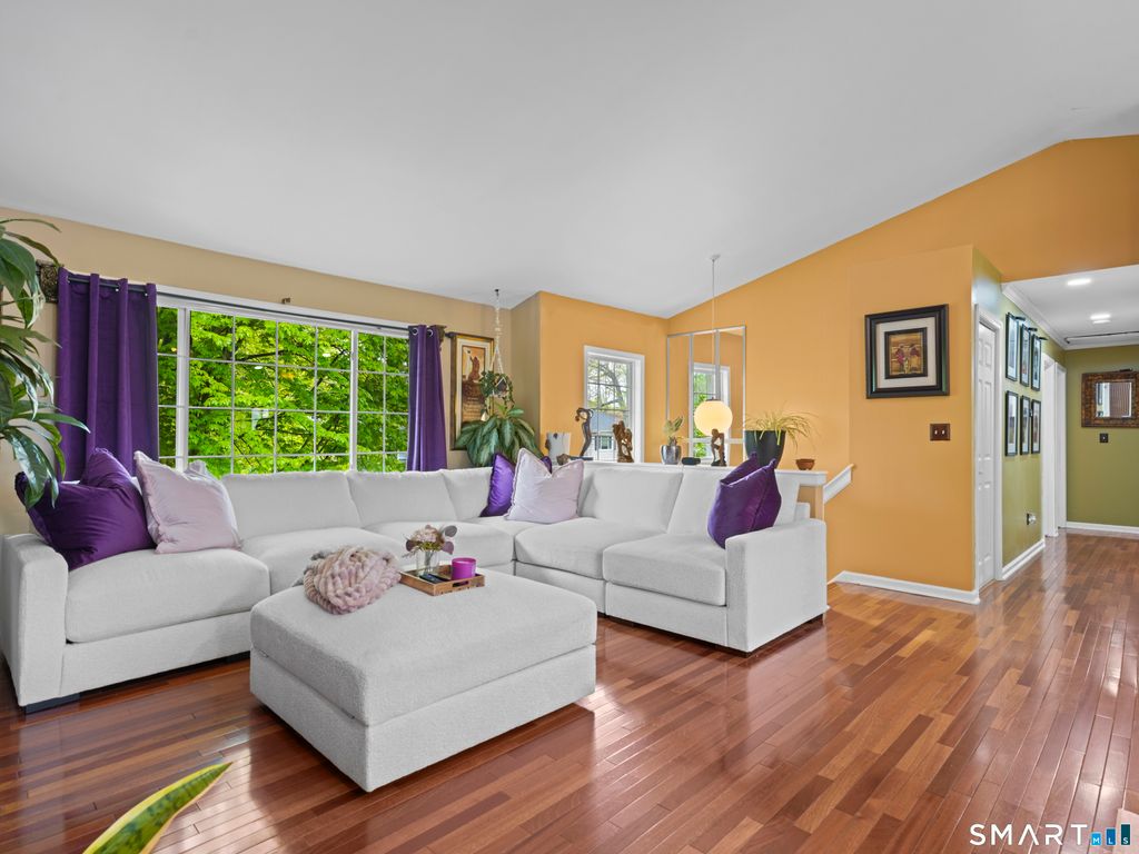 Photo of 37 Kingswood Drive, New Haven, CT 06513 (MLS # 24174153)