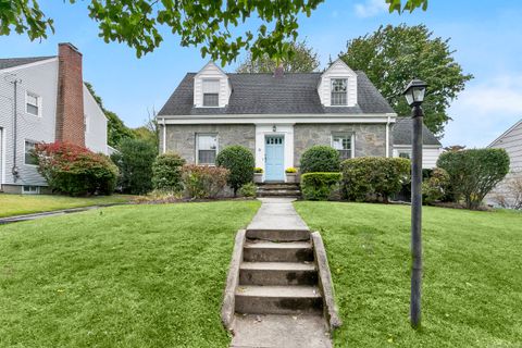 Photo of 42 Green Knolls Lane, Fairfield, CT 06824 (MLS # 24133873)