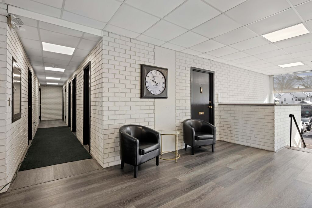 Photo of 87 Glenbrook Road #APT 3D, Stamford, CT 06902 (MLS # 24141656)