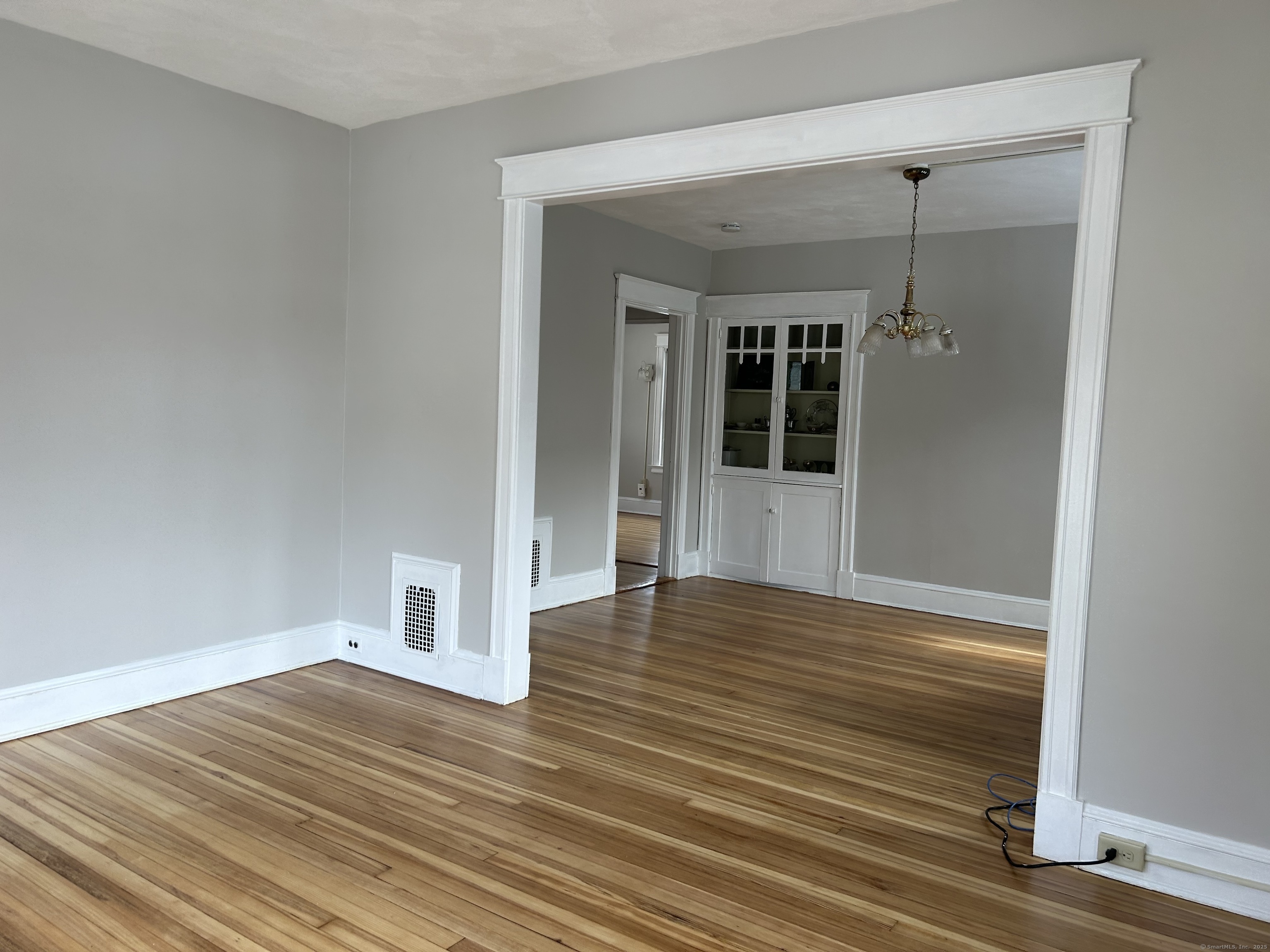 Hartford, Connecticut 06106, United States, 5 Bedrooms Bedrooms, ,2 BathroomsBathrooms,Residential,Pending,78244