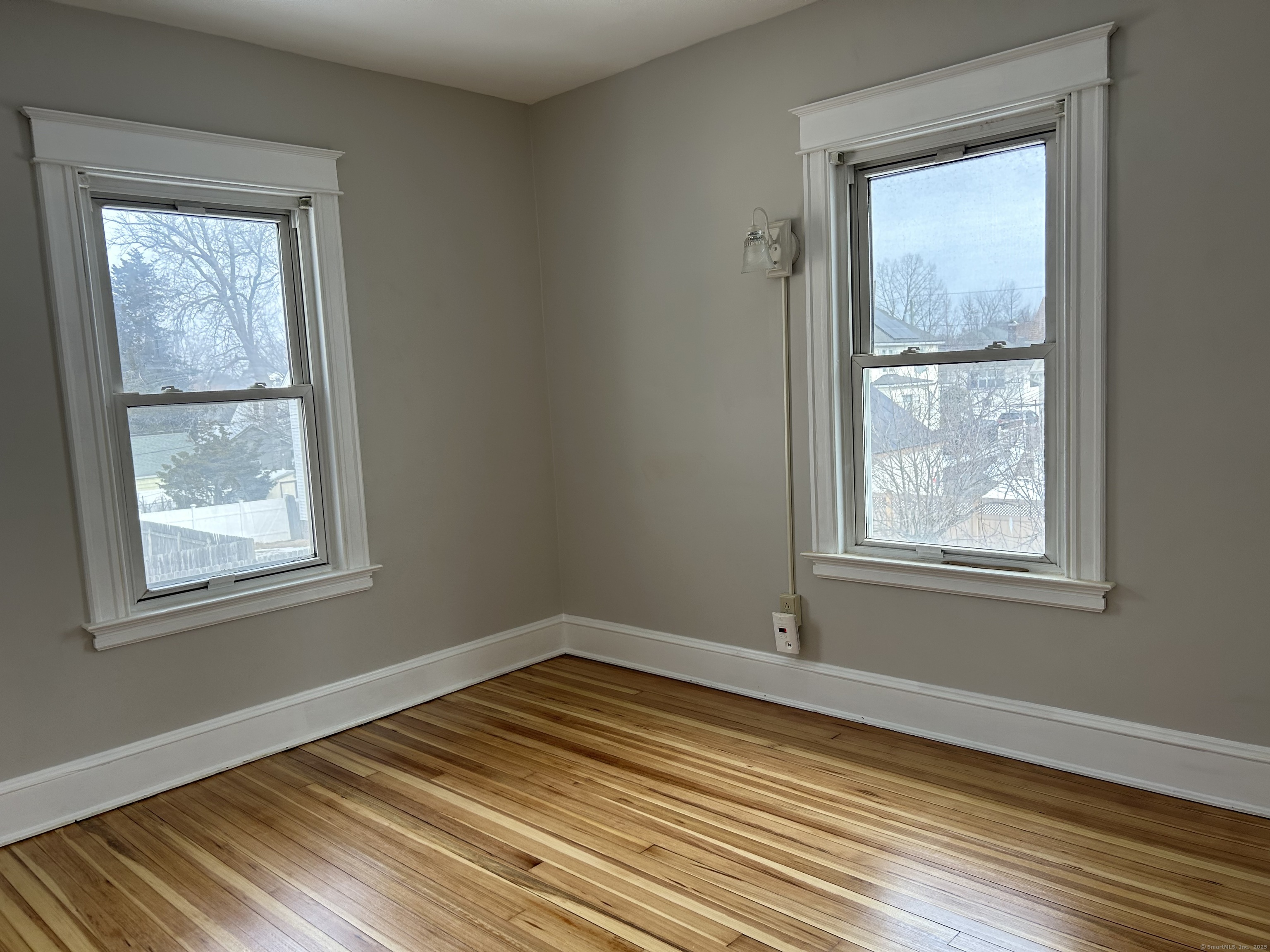 Hartford, Connecticut 06106, United States, 5 Bedrooms Bedrooms, ,2 BathroomsBathrooms,Residential,Pending,78244