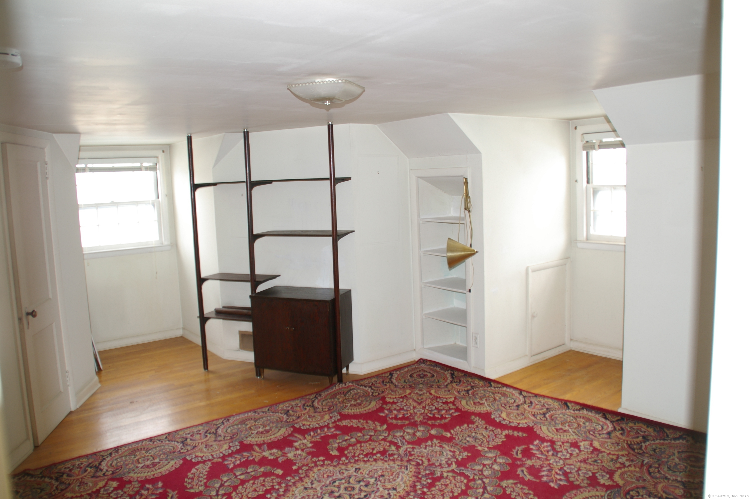 Hartford, Connecticut 06106, United States, 5 Bedrooms Bedrooms, ,2 BathroomsBathrooms,Residential,Pending,78244