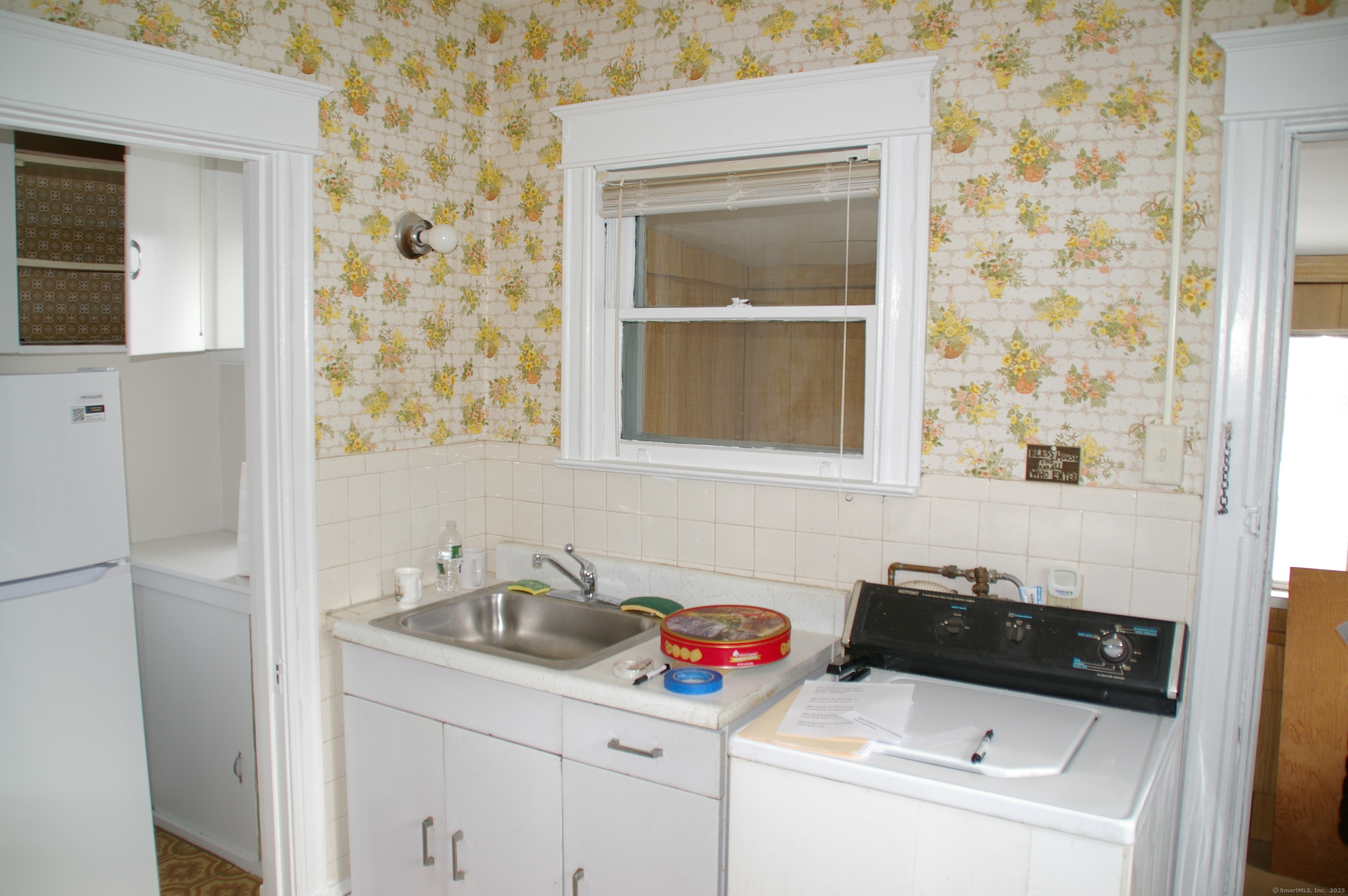 Hartford, Connecticut 06106, United States, 5 Bedrooms Bedrooms, ,2 BathroomsBathrooms,Residential,Pending,78244