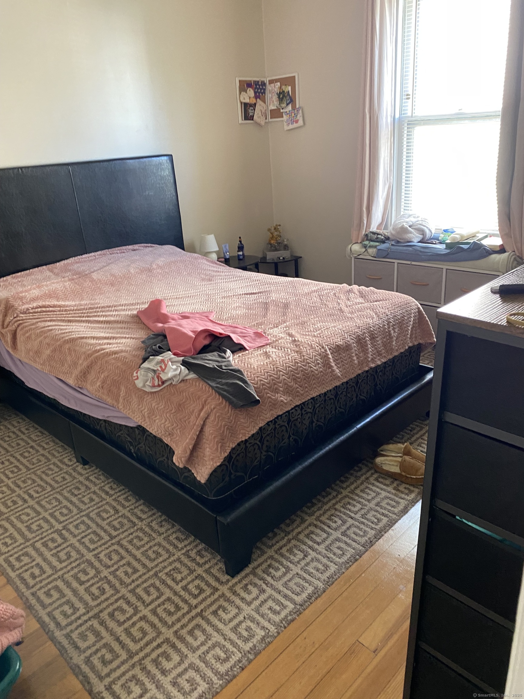 Hartford, Connecticut 06106, United States, 5 Bedrooms Bedrooms, ,2 BathroomsBathrooms,Residential,Pending,78244