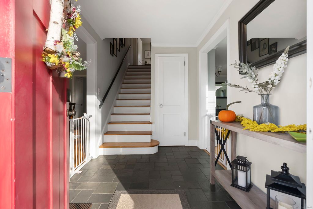 Photo of 52 Stillman Road, Wethersfield, CT 06109 (MLS # 24141484)