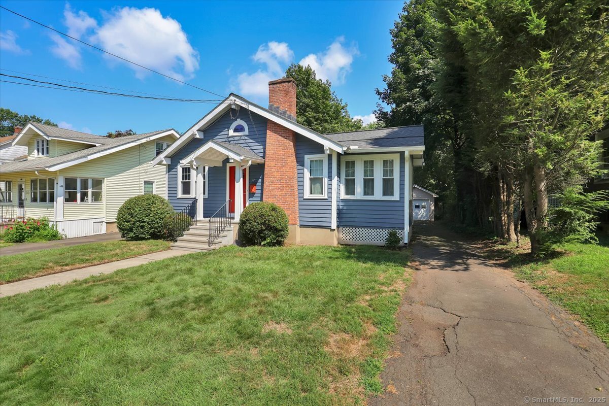 52 Robbins Drive