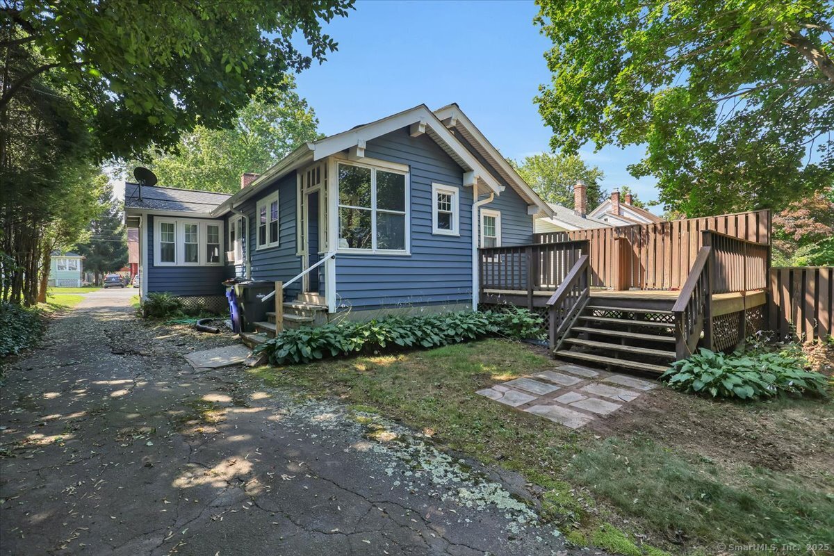 52 Robbins Drive