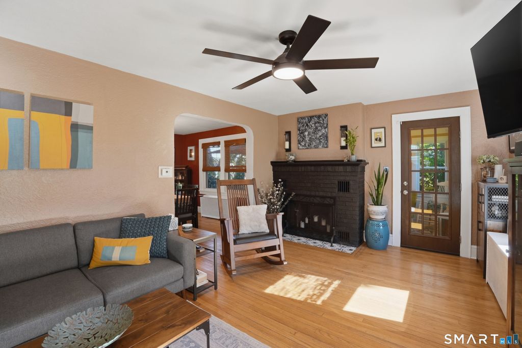 Photo of 19 Draper Avenue, Meriden, CT 06450 (MLS # 24172745)