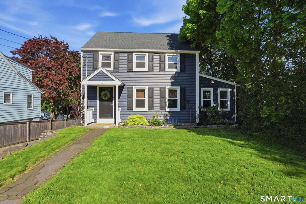 Photo of 19 Draper Avenue, Meriden, CT 06450 (MLS # 24172745)