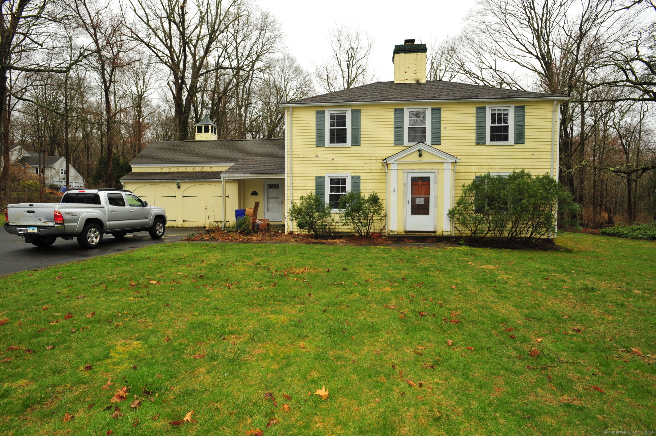 Property for Sale at 134 Center Road, Woodbridge, Connecticut - Bedrooms: 4 
Bathrooms: 4 
Rooms: 8  - $525,000