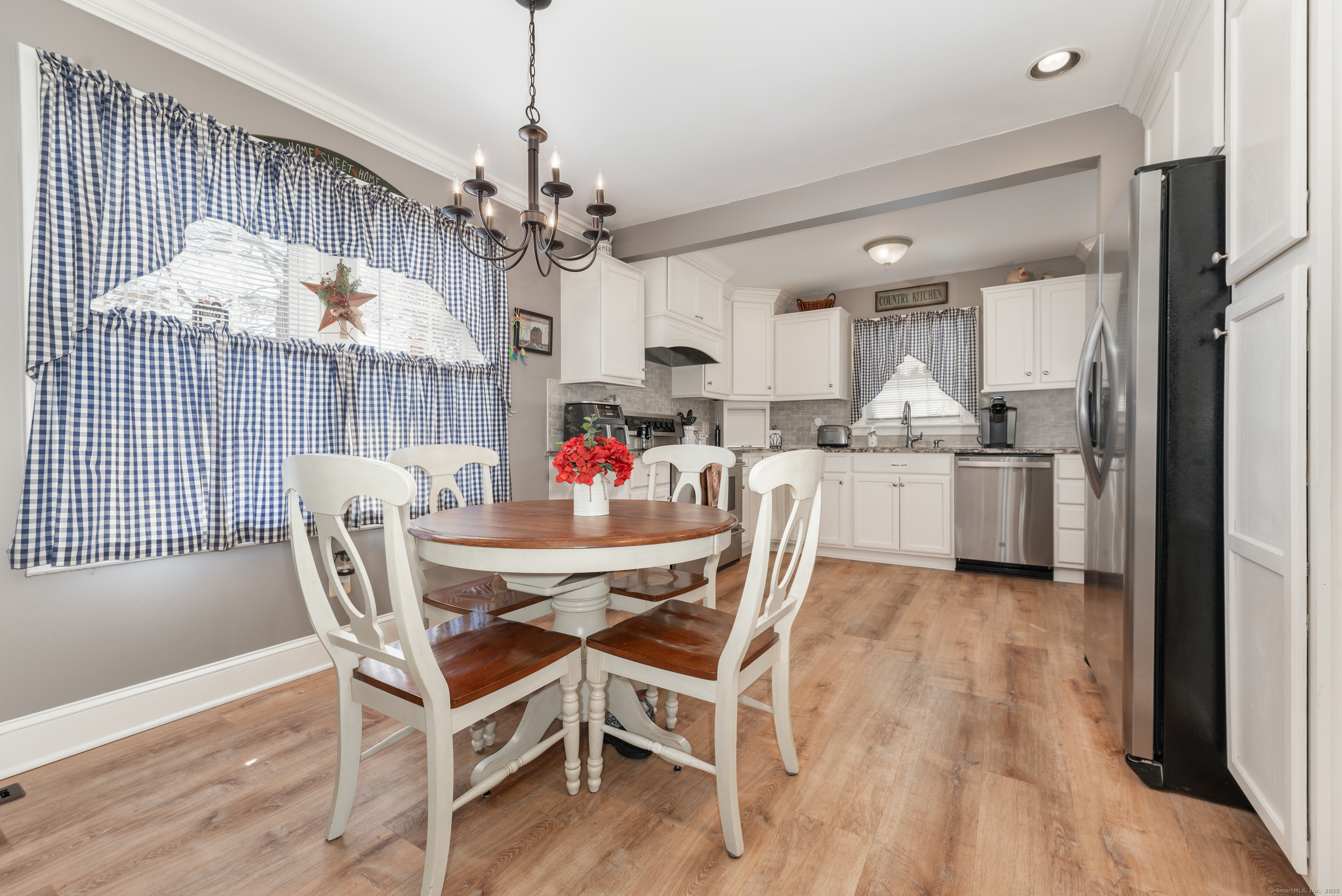 8 Locust Avenue, North Haven, Connecticut image 15