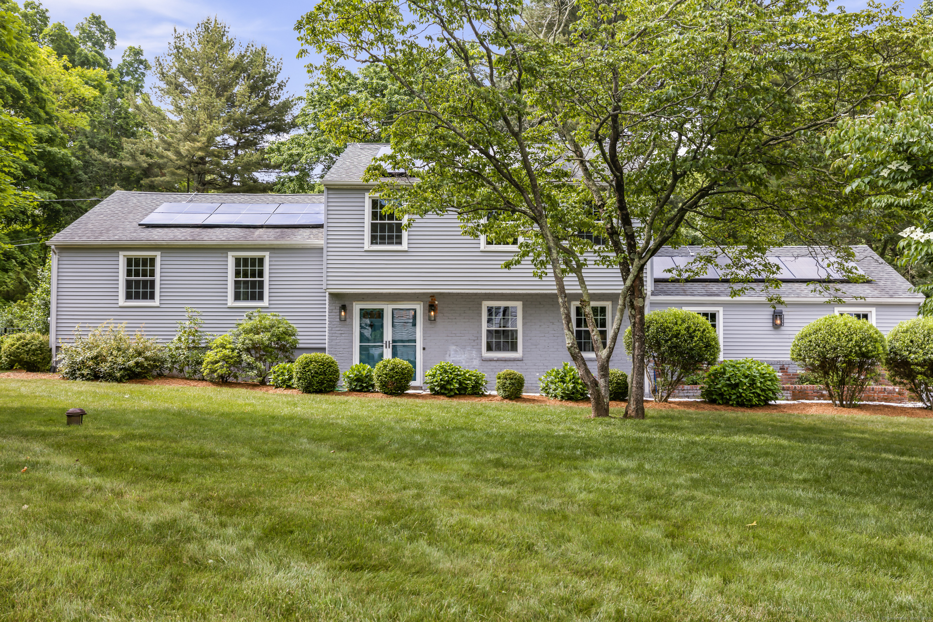 Property for Sale at 7 Twilight Drive, Madison, Connecticut - Bedrooms: 3 
Bathrooms: 3 
Rooms: 7  - $649,000