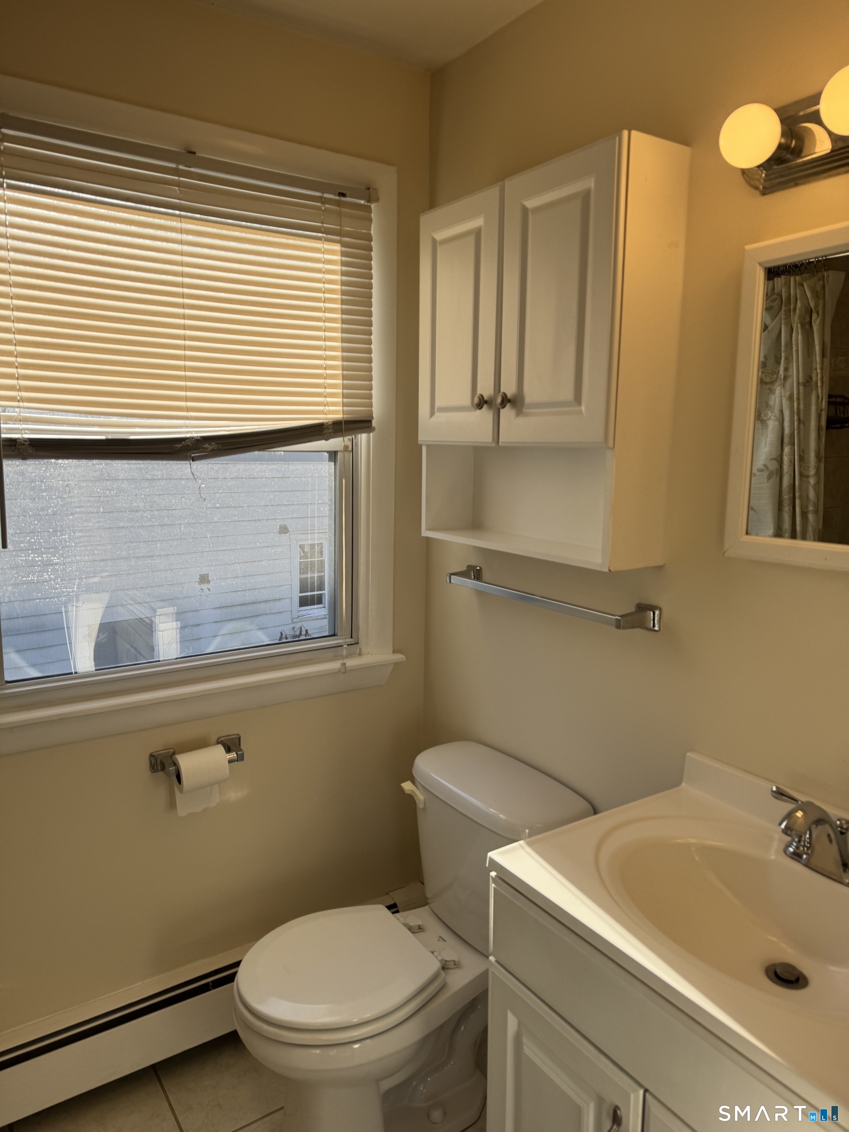 Fairfield, Connecticut 06824, United States, 2 Bedrooms Bedrooms, ,1 BathroomBathrooms,Residential,Active,256709