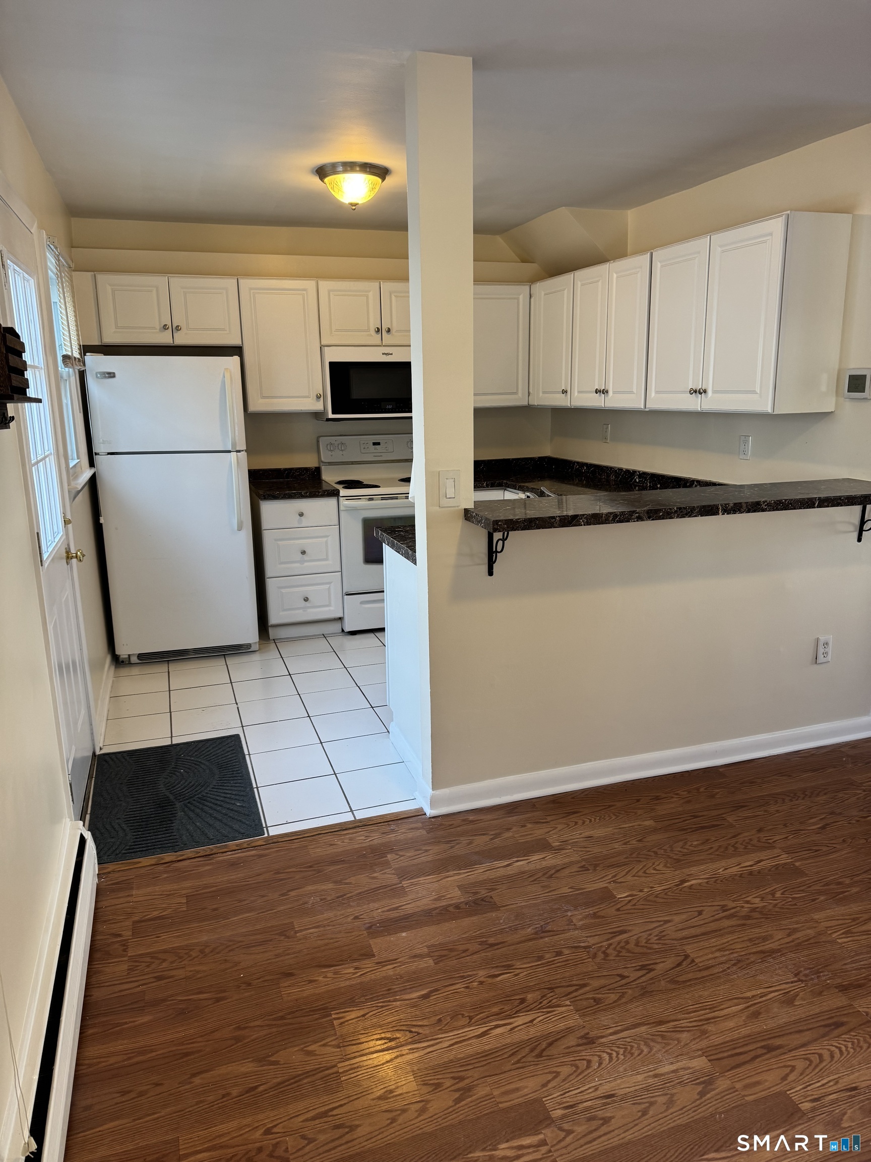 Fairfield, Connecticut 06824, United States, 2 Bedrooms Bedrooms, ,1 BathroomBathrooms,Residential,Active,256709