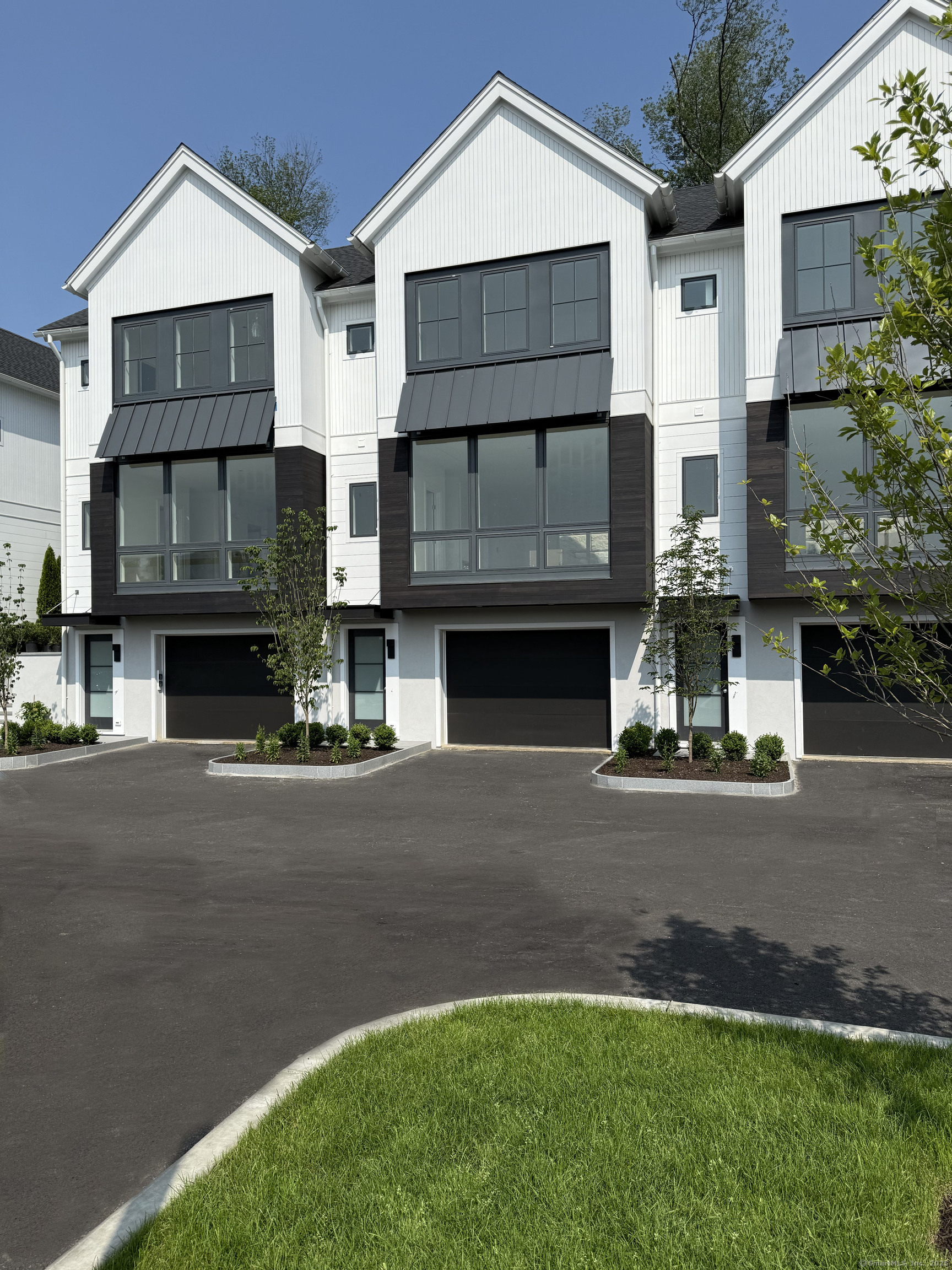 785 Post Road East 202