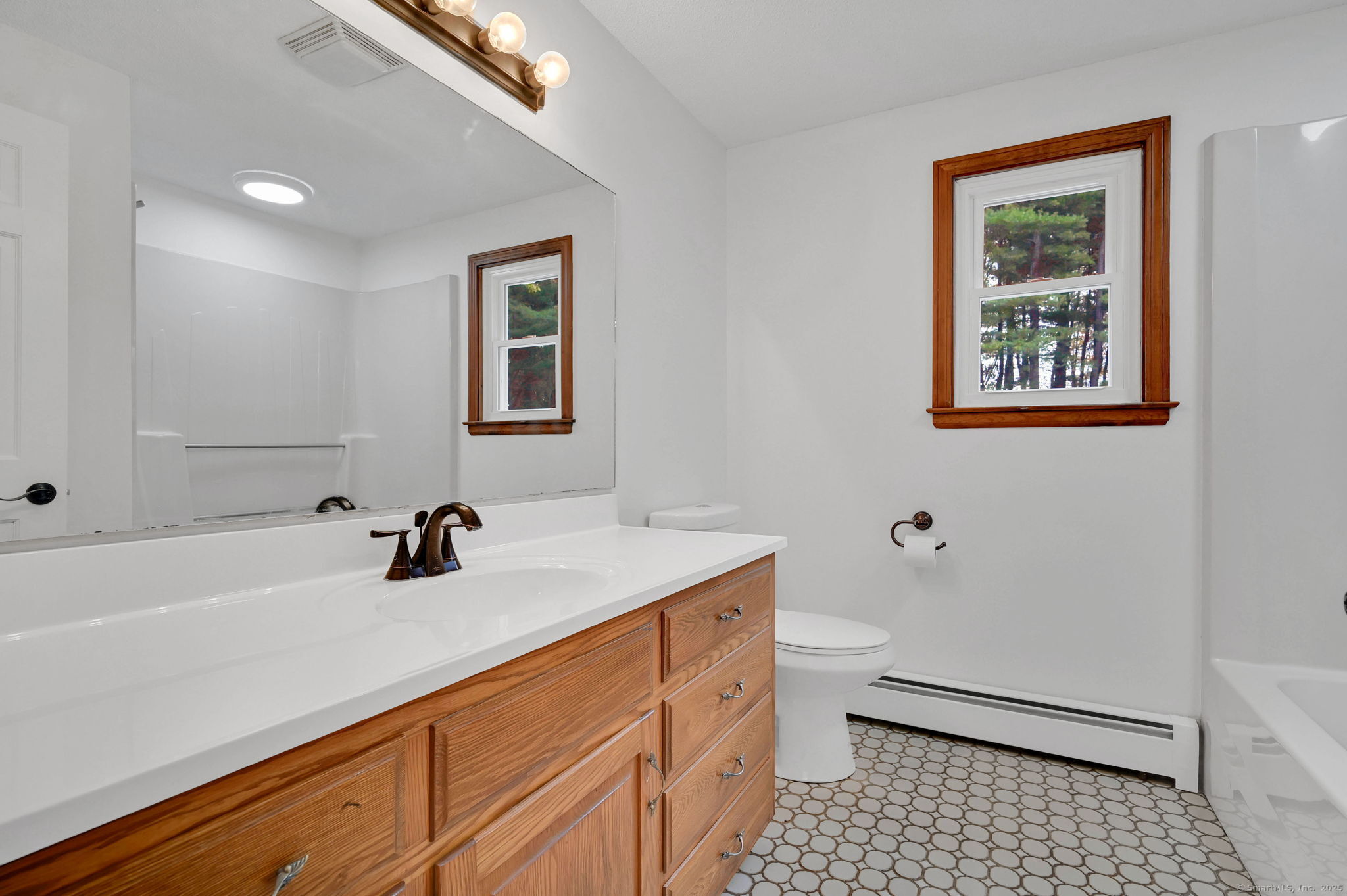 Windsor, Connecticut 06095, United States, 5 Bedrooms Bedrooms, ,4 BathroomsBathrooms,Residential,Active,239312