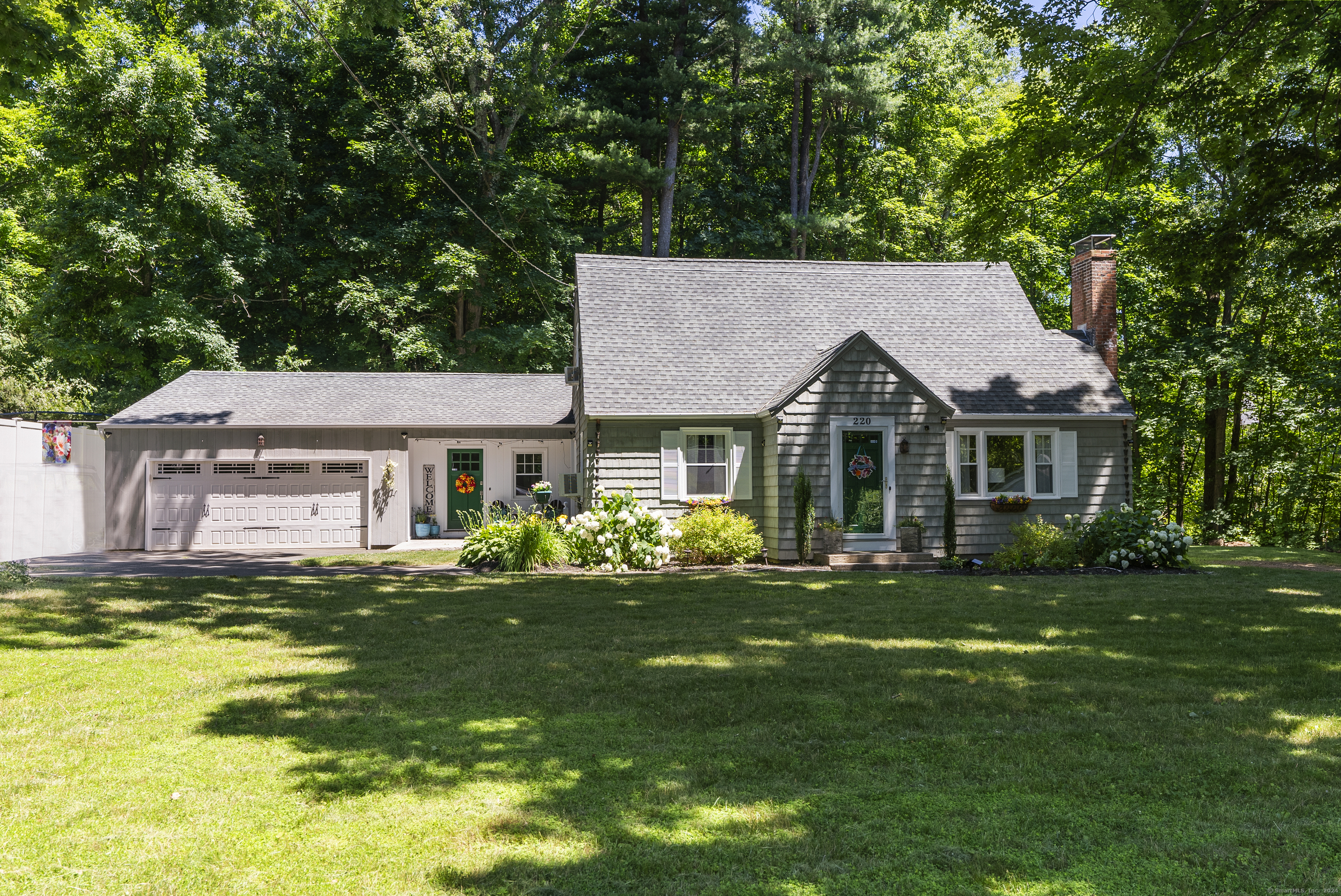 Property for Sale at 220 Firetown Road, Simsbury, Connecticut - Bedrooms: 4 
Bathrooms: 2 
Rooms: 8  - $399,000