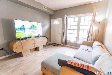 Condo For Sale - 16 Wishing Well Lane #16<br/> Litchfield County, New Milford, CT 06776