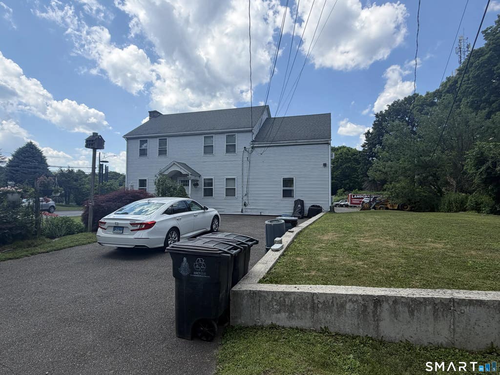 Photo of 17 Erskine Road, Stamford, CT 06903 (MLS # 24198767)