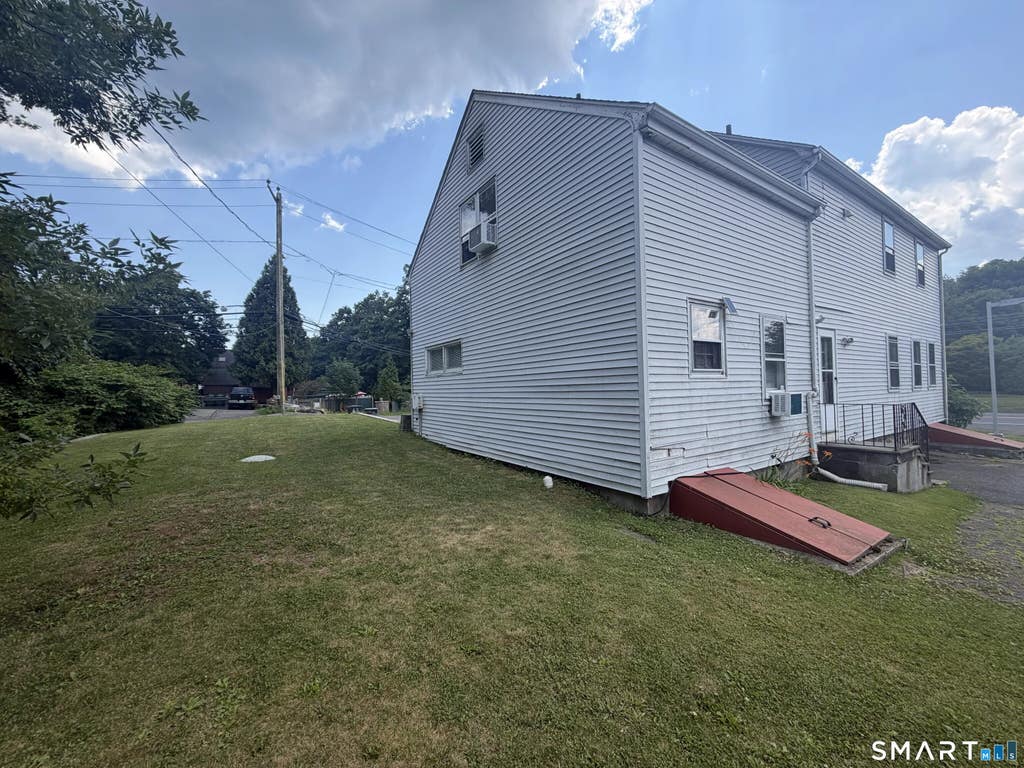 Photo of 17 Erskine Road, Stamford, CT 06903 (MLS # 24198767)