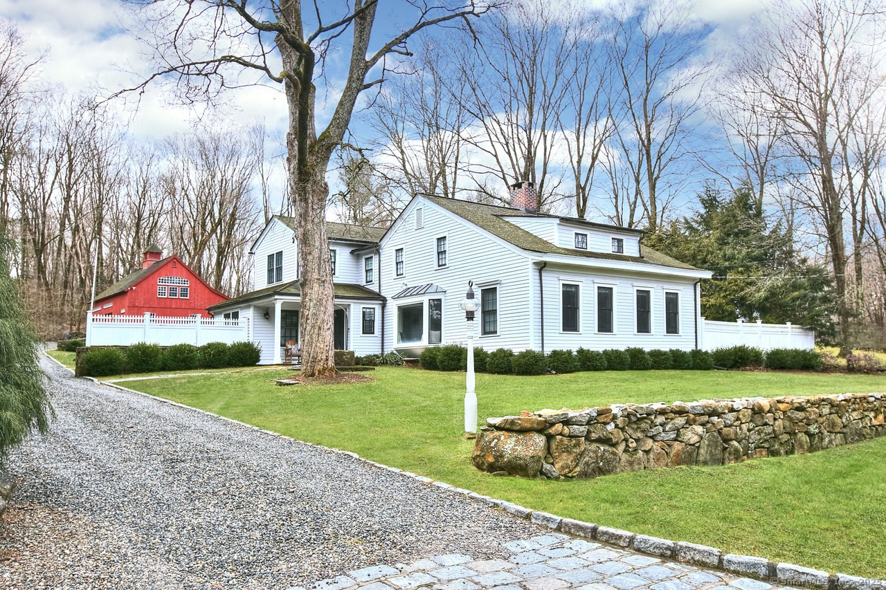 Silvermine Road, New Canaan, Connecticut - 4 Bedrooms  
4 Bathrooms  
12 Rooms - 