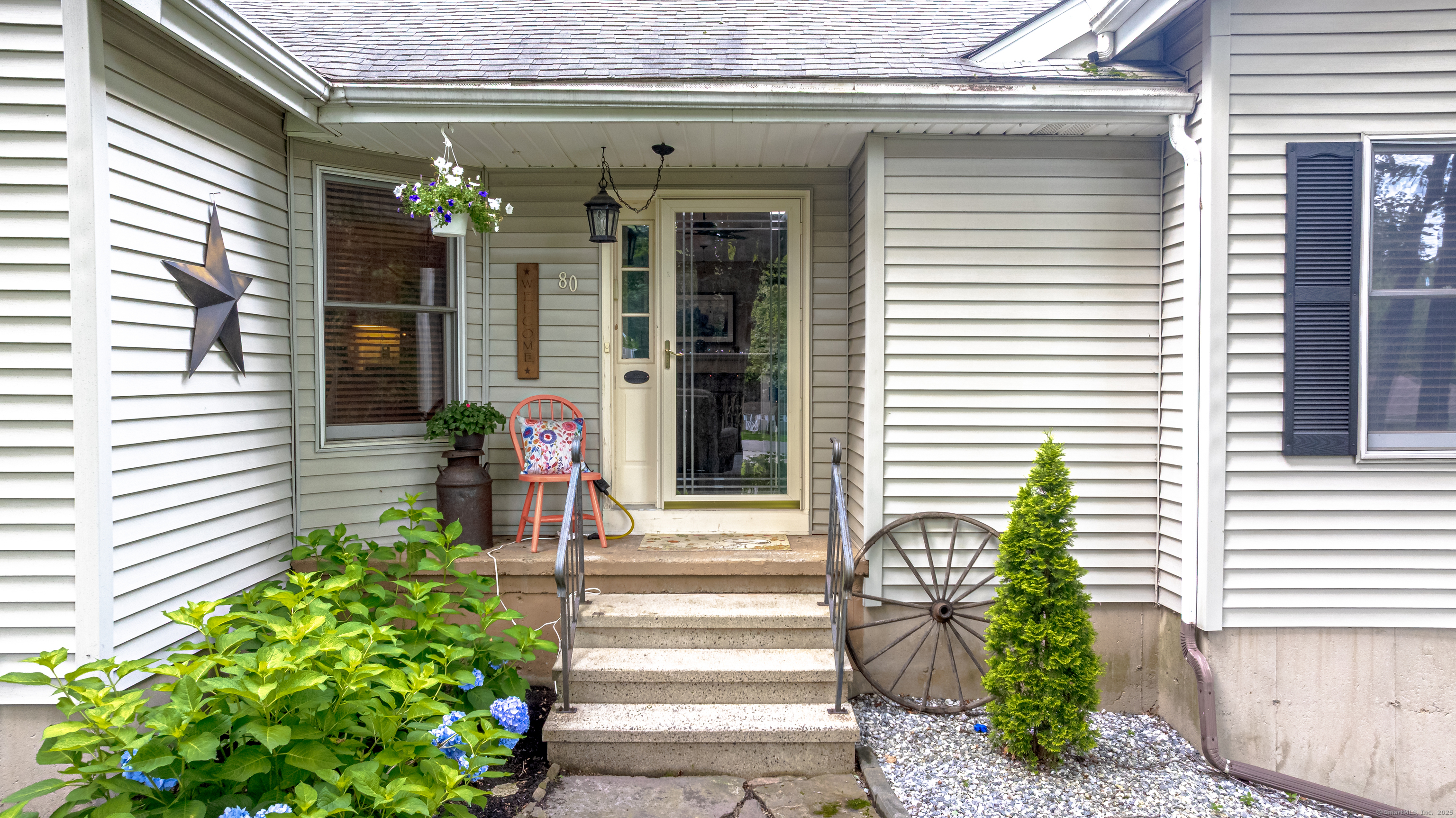 80 Richard Avenue