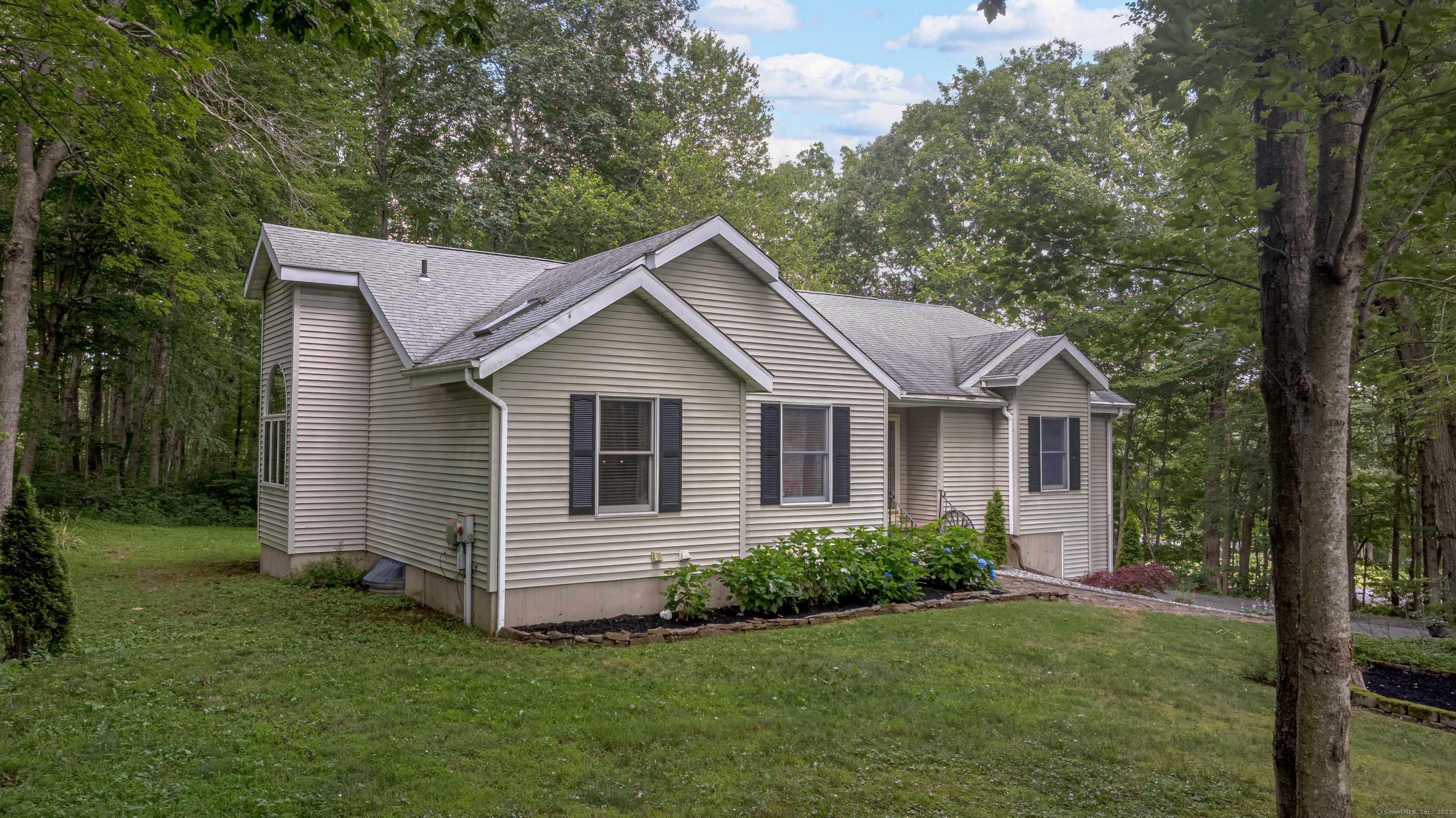 80 Richard Avenue