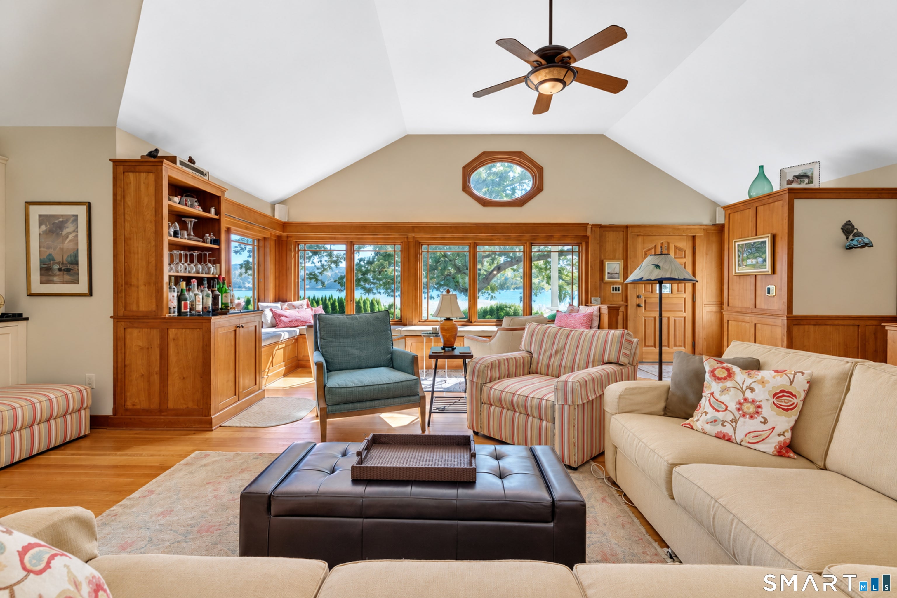 901 River Road