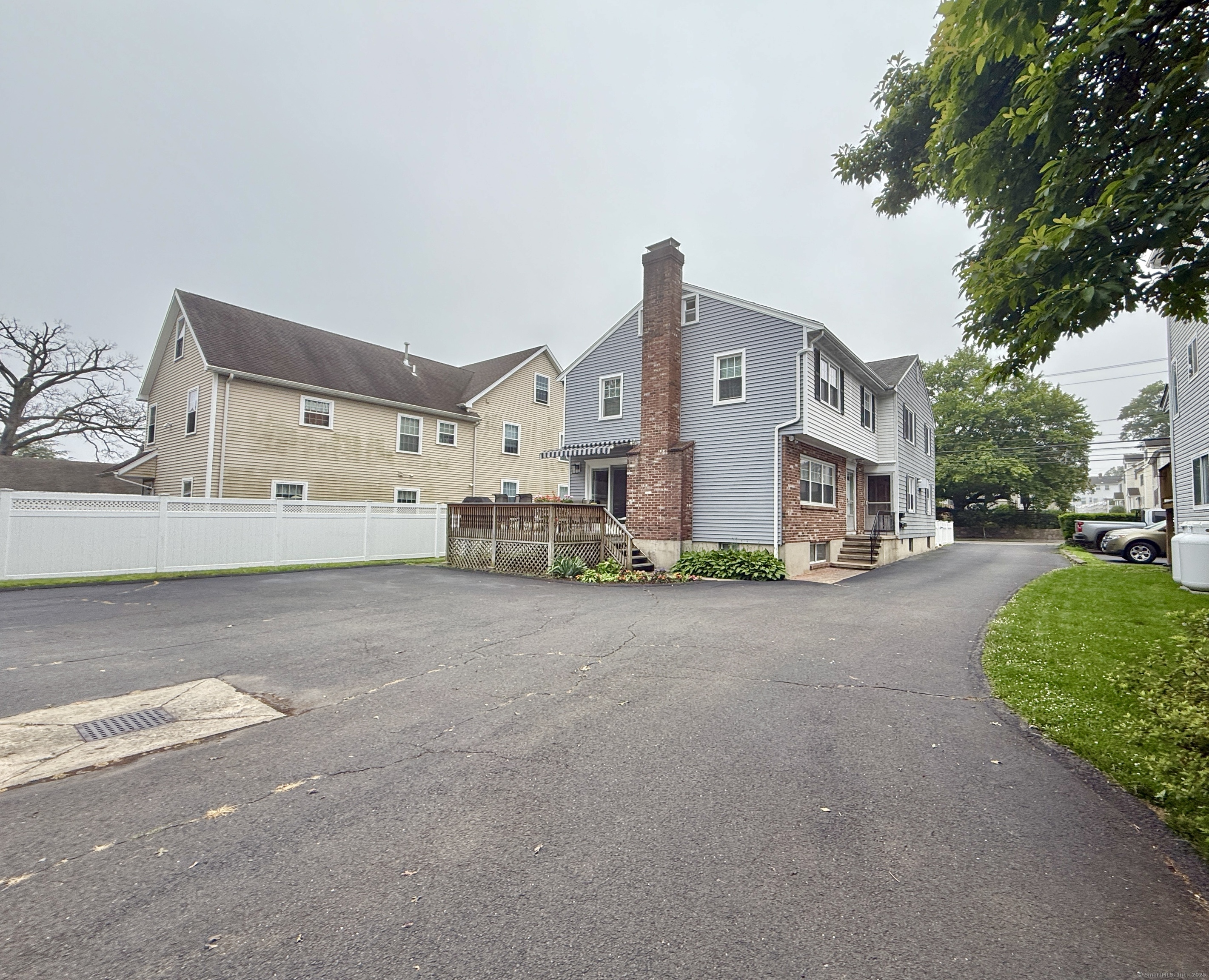 Stamford, Connecticut 06902, United States, 2 Bedrooms Bedrooms, ,1 BathroomBathrooms,Residential,Active,154066