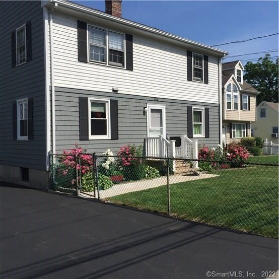 Stamford, Connecticut 06902, United States, 2 Bedrooms Bedrooms, ,1 BathroomBathrooms,Residential,Active,154066