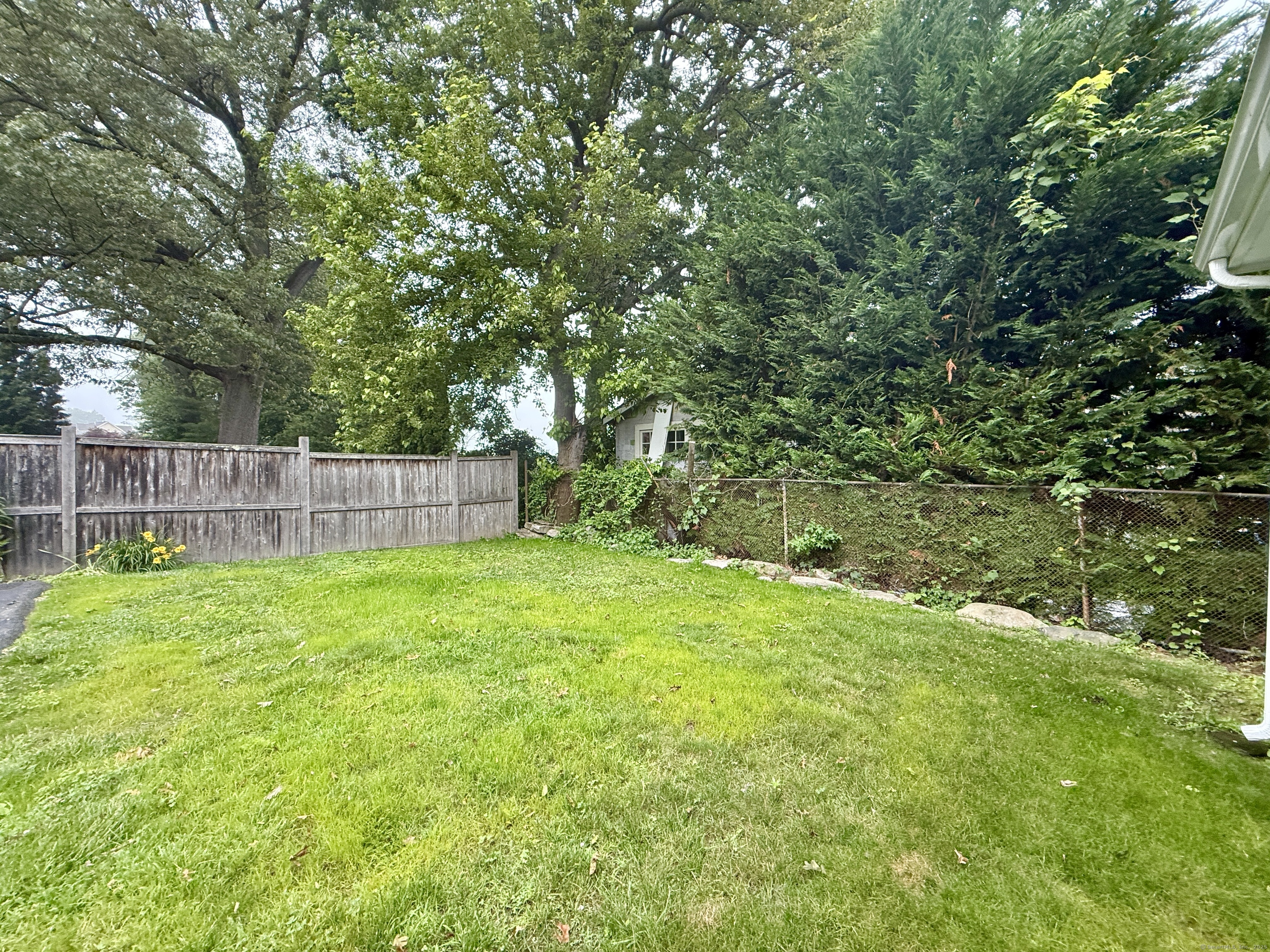 Stamford, Connecticut 06902, United States, 2 Bedrooms Bedrooms, ,1 BathroomBathrooms,Residential,Active,154066