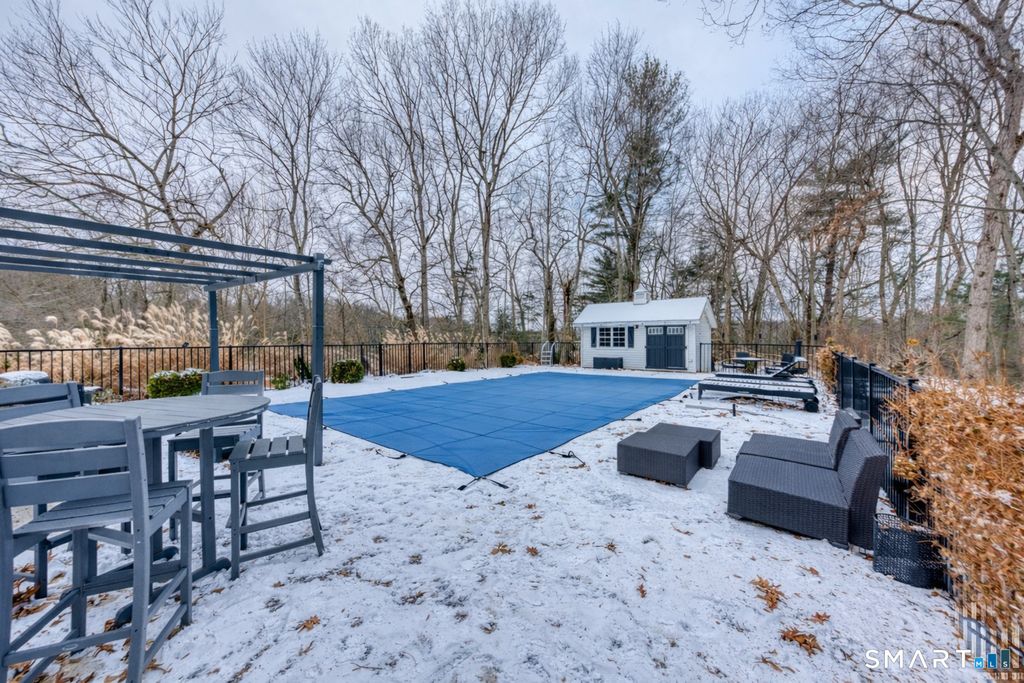 Photo of 25 Hunter Lane, Glastonbury, CT 06033 (MLS # 24145933)