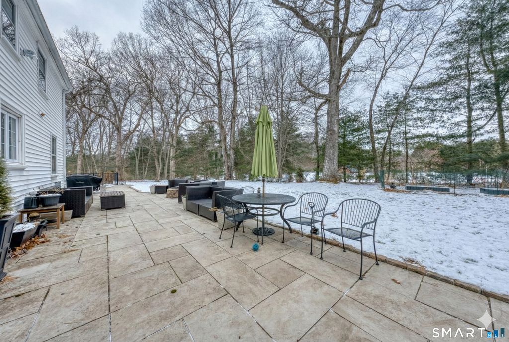 Photo of 25 Hunter Lane, Glastonbury, CT 06033 (MLS # 24145933)