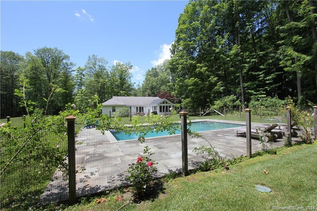 Rental Property at Lilac Lane, Sharon, Connecticut - Bedrooms: 3 
Bathrooms: 4 
Rooms: 6  - $4,500 MO.