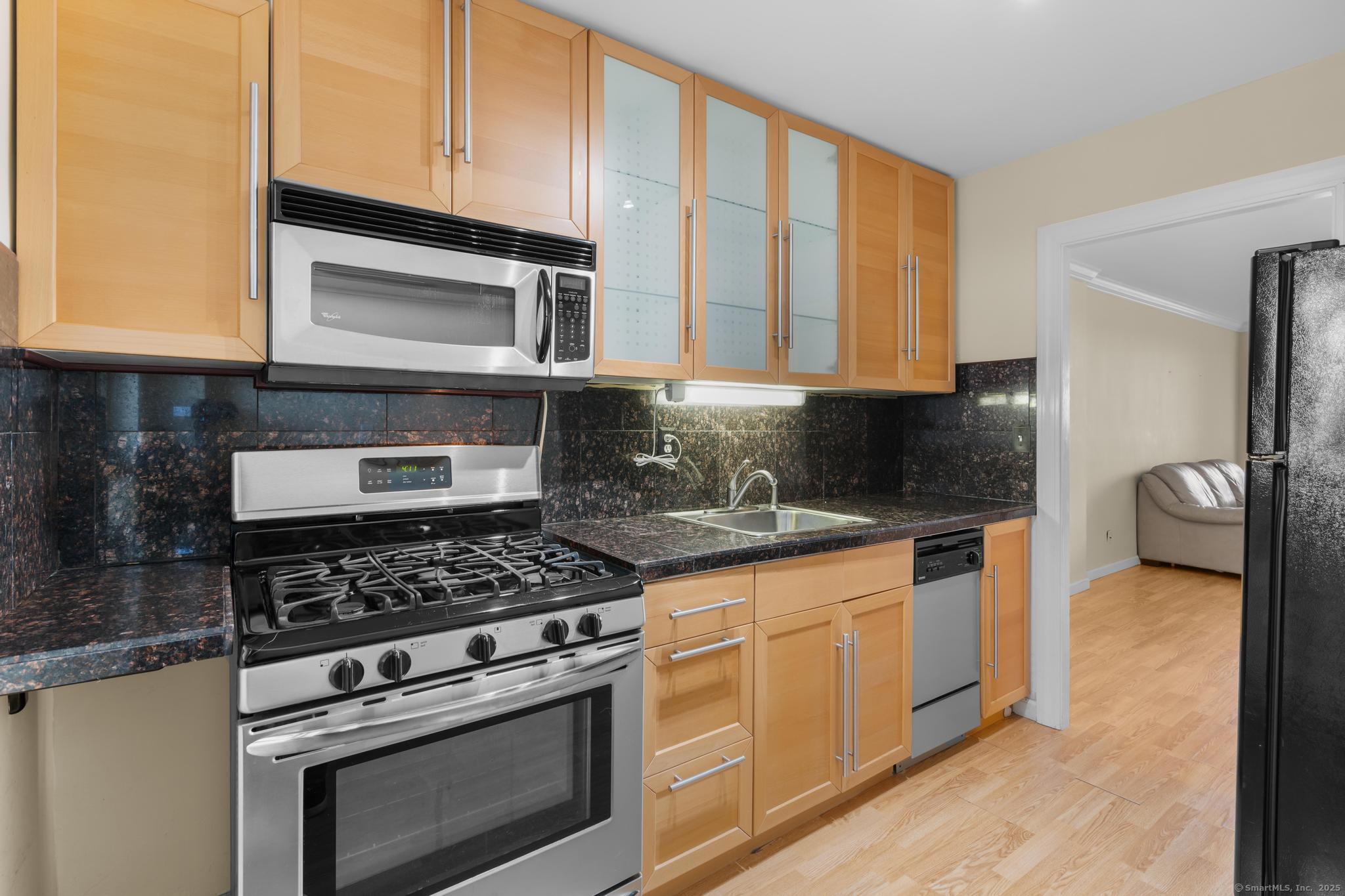 91 Strawberry Hill Avenue APT 1022