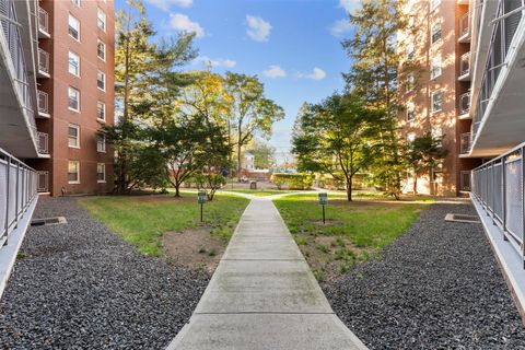 Tiny photo for 91 Strawberry Hill Avenue #APT 1022, Stamford, CT 06902 (MLS # 24131753)