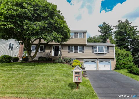 Homes For Sale - 46 Westminster Drive<br/> West Hartford, CT 06107