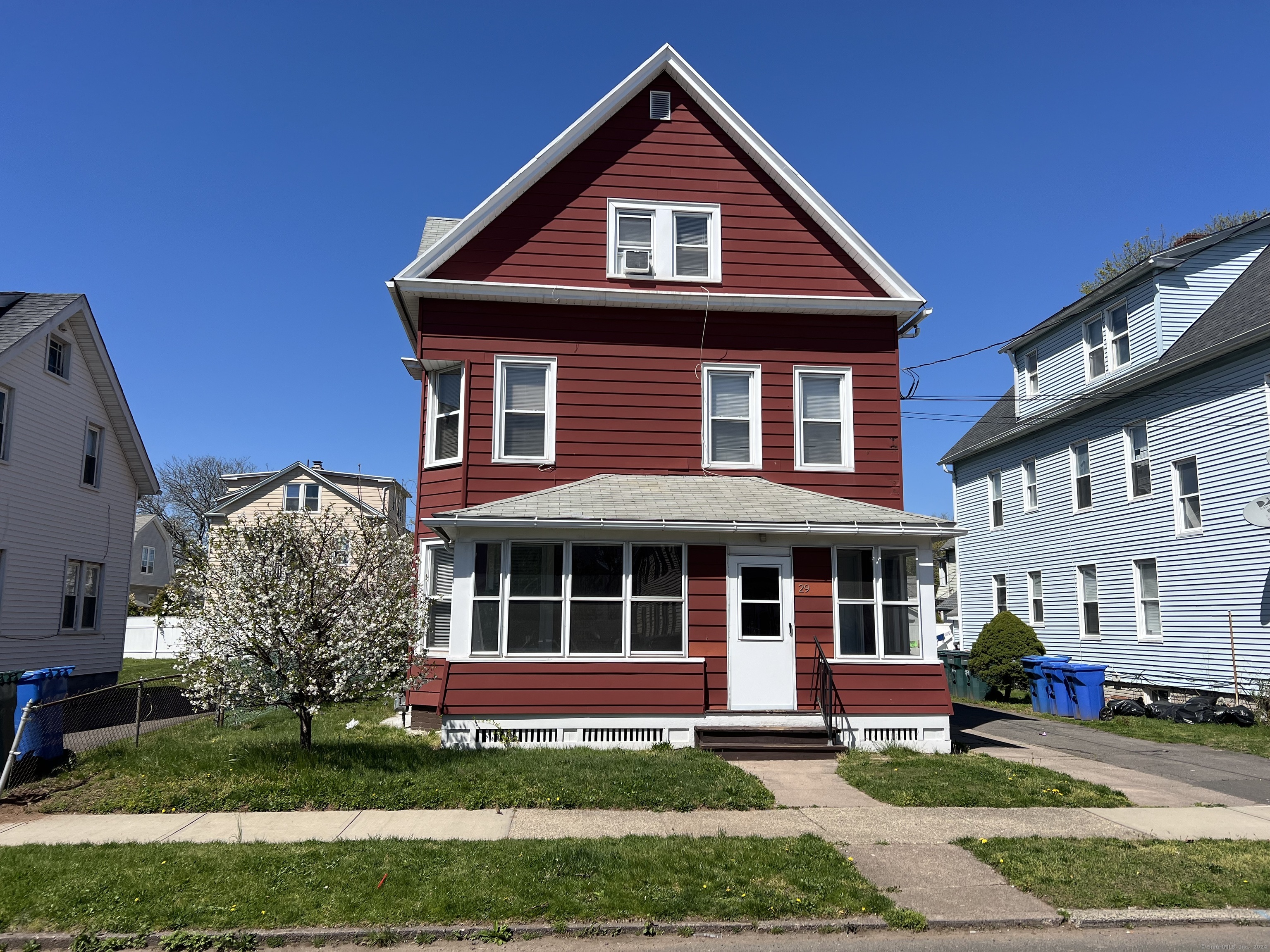 Rental Property at 3rd Street, Hamden, Connecticut - Bedrooms: 1 
Bathrooms: 1 
Rooms: 3  - $1,295 MO.