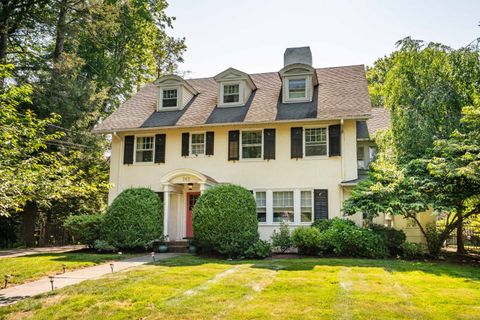 262 Kenyon Street Hartford CT 06105