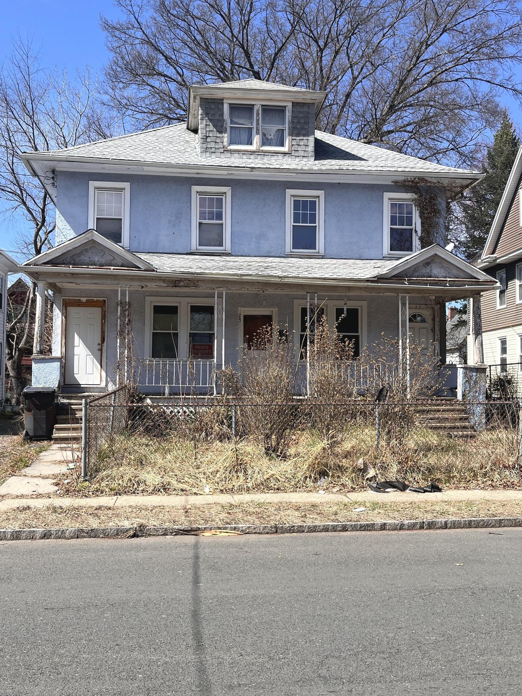 Sterling Street, Hartford, Connecticut - 6 Bedrooms  
5 Bathrooms  
14 Rooms - 