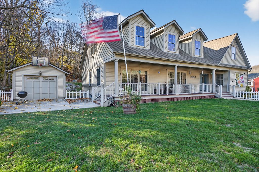 Photo of 176 Old Norwich Road, Waterford, CT 06375 (MLS # 24141380)